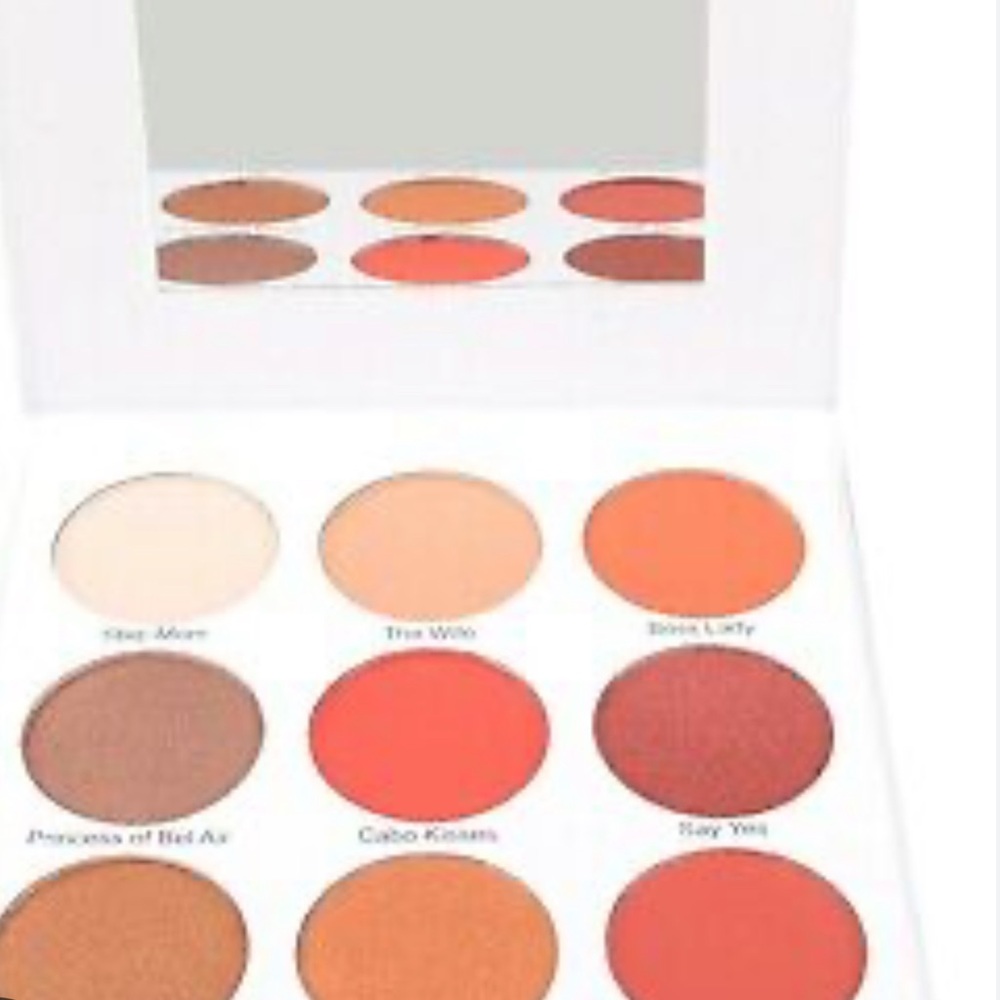 Give Them Lala Beauty Grown Woman Palette